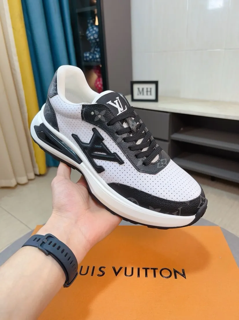 Men's shoes💰458🌸🌸【LV】Louis Vuitton🔍Top Purchasing Agency🇮🇹 Lu Street Fashion God's new sports shoes are coming and are on sale at the counter simultaneously. Original factory configuration, original cowhide fabric imported from Italy, high-quality embossed splicing complex process, sports fashionista, imported water-dyed sheepskin lining, sole: Wang Yuan factory specializes in original sole super comfortable, original factory follow-up goods 🔍🔍High quality, you can enter and leave the counter at will, welcome to compare and synchronize with the counter, code number 38-44, 45 customized